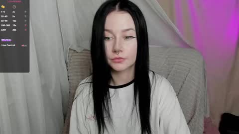 Aline Greeeen online show from February 17, 1:33 pm