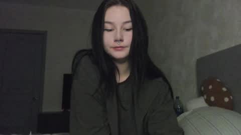 Aline Greeeen online show from April 9, 2:56 pm