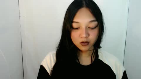 Shanti xhey online show from March 25, 11:33 pm