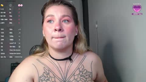 alisa_u online show from October 16, 11:47 pm