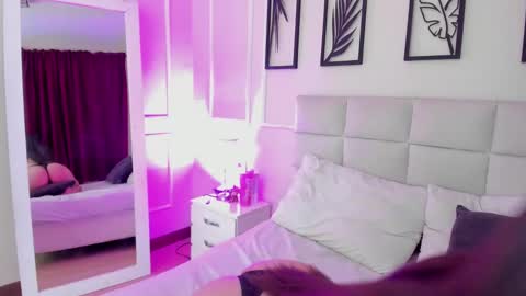 Snapshot of alisa_walker chatting on March 10, 7:50 pm online show from March 10, 7:50 pm