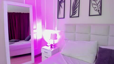 Snapshot of alisa_walker chatting on February 27, 2:35 am online show from February 27, 2:35 am