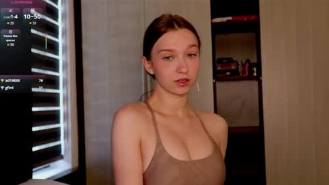 Snapshot of alisaa_01 chatting on October 14, 2:47 am Alice Fansly Alisa01 online show from October 14, 2:47 am