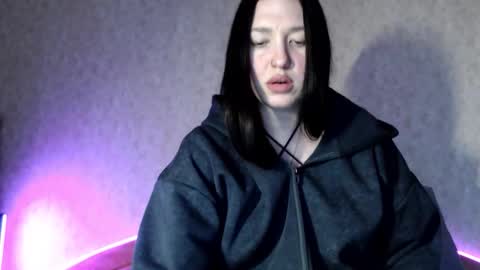 alisaadoll online show from February 5, 1:25 pm