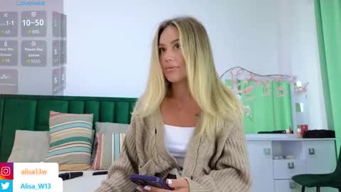Snapshot of alisawilson_ chatting on October 1, 11:53 am Alisa online show from October 1, 11:53 am