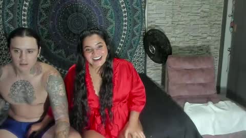 Snapshot of aliseyericks chatting on October 20, 5:12 am Alise y Erick online show from October 20, 5:12 am