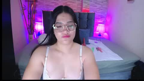 Alison online show from May 11, 9:45 pm