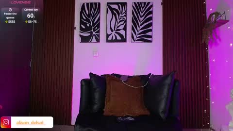 Snapshot of alison_wynter chatting on February 26, 3:25 am alison_wynter online show from February 26, 3:25 am