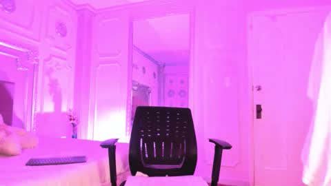 Alison Fishert online show from January 16, 12:25 pm