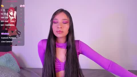 Mara  Isabel online show from October 11, 12:04 am