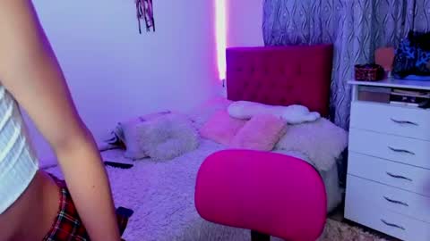 alissesallie_ online show from July 10, 2:38 am
