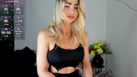 Snapshot of alissondomit chatting on September 25, 5:09 pm Alisson Domit online show from September 25, 5:09 pm