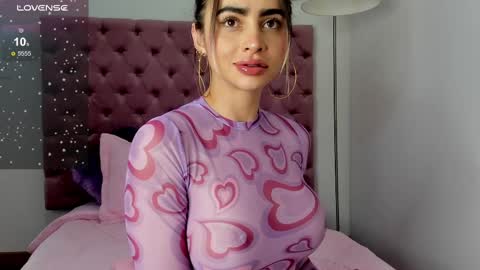 Snapshot of alissondomit chatting on February 28, 9:33 pm Alisson Domit online show from February 28, 9:33 pm