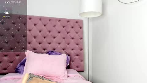 Snapshot of alissondomit chatting on February 11, 1:51 pm Alisson Domit online show from February 11, 1:51 pm