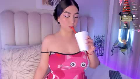 Snapshot of alissyadanger chatting on October 21, 2:27 am TATIS online show from October 21, 2:27 am
