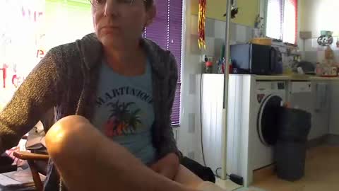 Snapshot of alix300 chatting on February 8, 9:24 am Sandwich online show from February 8, 9:24 am