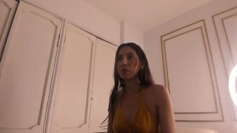 Ali  online show from April 7, 7:05 pm