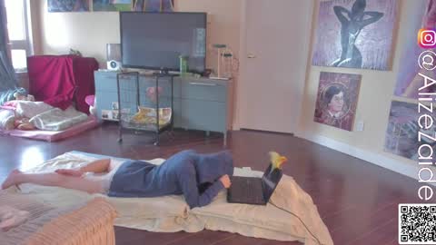 Alize Zaide online show from February 18, 7:09 pm