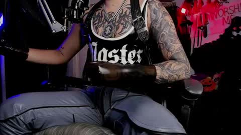   online show from November 28, 7:21 pm