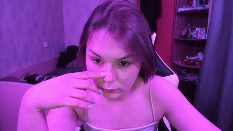 Snapshot of alli_zi chatting on September 27, 3:21 pm Blair online show from September 27, 3:21 pm