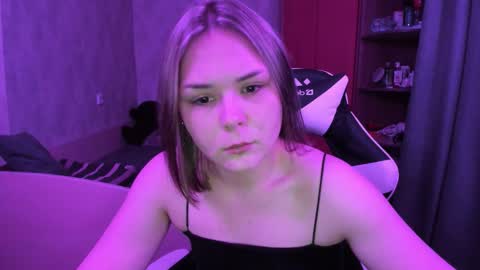 Snapshot of alli_zi chatting on October 20, 3:39 pm Blair online show from October 20, 3:39 pm