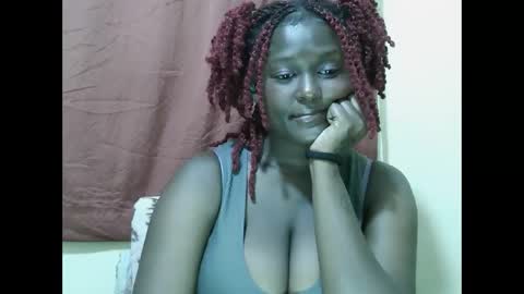 Snapshot of allie_quin chatting on September 23, 10:27 pm Allie online show from September 23, 10:27 pm