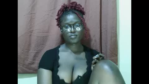 Snapshot of allie_quin chatting on September 27, 10:07 pm Allie online show from September 27, 10:07 pm