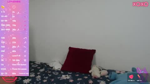 Snapshot of allison_18_ chatting on October 23, 10:17 am Nana online show from October 23, 10:17 am