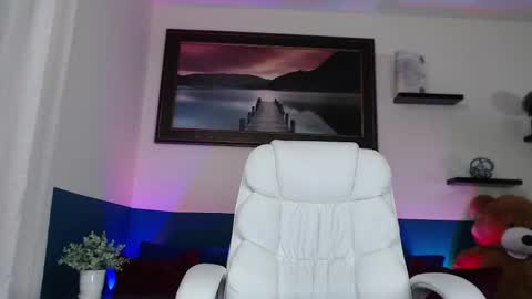 Snapshot of allison_hill19 chatting on October 8, 7:31 pm Alli online show from October 8, 7:31 pm