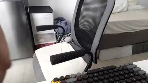 Snapshot of allisonmxxx chatting on September 25, 5:03 am AllisonM online show from September 25, 5:03 am