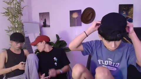 kim and josh online show from March 29, 9:49 pm