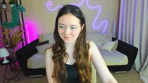 Snapshot of alluringeyess chatting on October 3, 6:49 pm alluringeyess online show from October 3, 6:49 pm