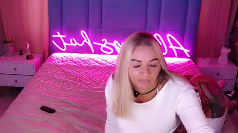 AlwaysHot online show from March 8, 2:04 am