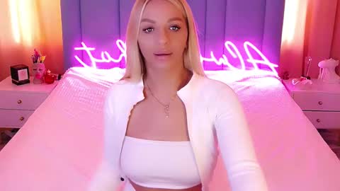 AlwaysHot online show from March 4, 3:11 am