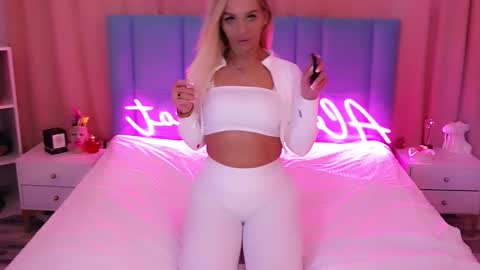 AlwaysHot online show from February 22, 1:33 am