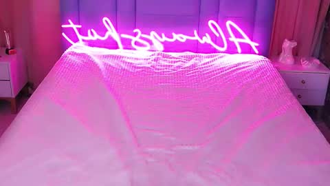 AlwaysHot online show from November 25, 2:43 am