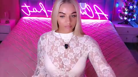 AlwaysHot online show from January 16, 2:42 am