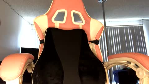 Ally Girl In Her Ally World online show from October 10, 6:47 pm