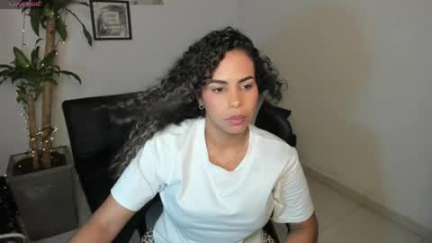 allyssann online show from April 25, 2:25 am
