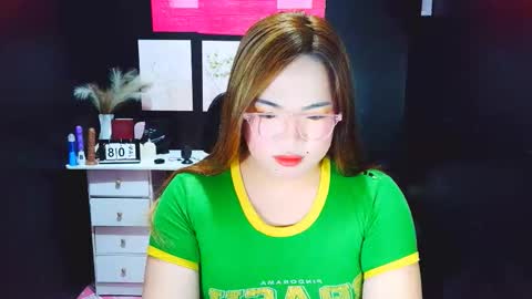 Almira online show from January 9, 2:39 am