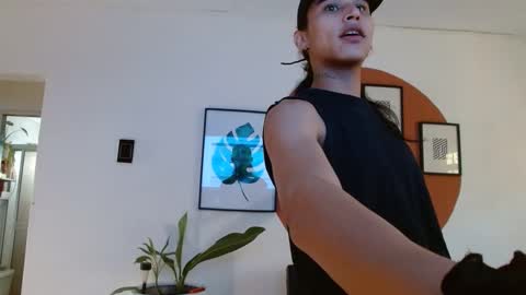 Snapshot of alogenotwink chatting on February 11, 12:47 pm STEPHAN online show from February 11, 12:47 pm