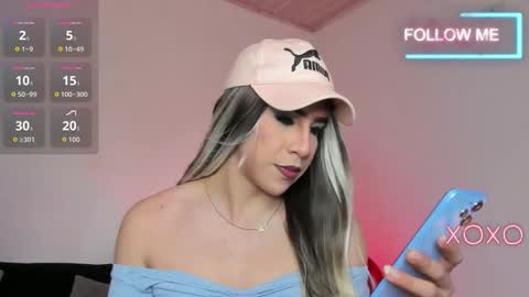 Hazel Bowie online show from February 12, 9:51 pm