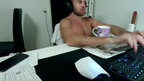 alphah_hunk online show from April 11, 6:34 pm