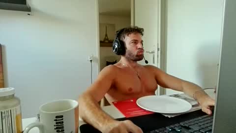 alphah_hunk online show from June 5, 9:37 am