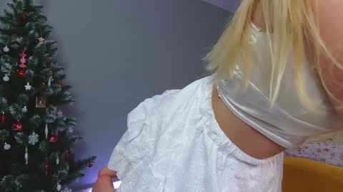 Snapshot of aluntick chatting on December 28, 5:03 pm Amelia NEXT STREAM online show from December 28, 5:03 pm