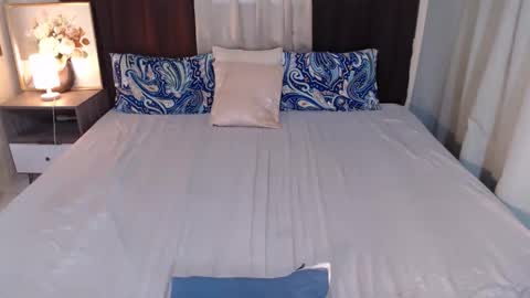 aluxekristine online show from April 11, 2:27 am