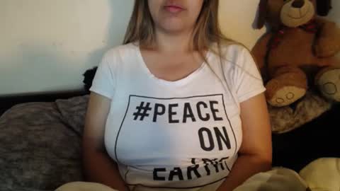 Snapshot of alynfoxx chatting on January 11, 6:03 am Alyn Maria online show from January 11, 6:03 am