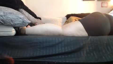 Snapshot of alynfoxx chatting on December 3, 1:58 am Alyn Maria online show from December 3, 1:58 am