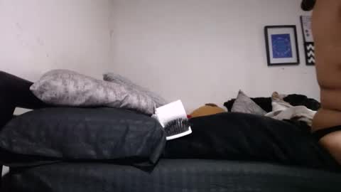 Snapshot of alynfoxx chatting on December 6, 3:02 am Alyn Maria online show from December 6, 3:02 am