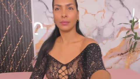 alyson__a online show from February 4, 12:09 pm